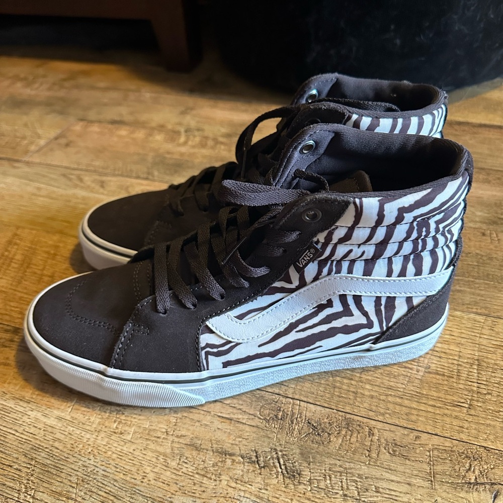 Women’s Vans Filmore Brown high-top sneakers - size 9
